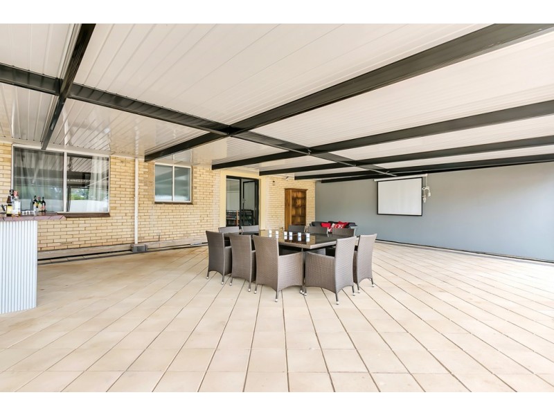 16 Down Crescent, Salisbury Downs SA 5108