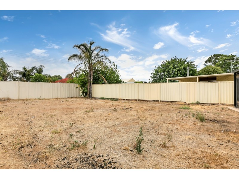 16 Down Crescent, Salisbury Downs SA 5108