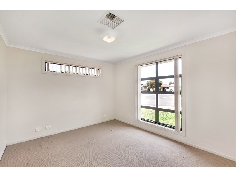 11 Almond Circuit, Munno Para West SA 5115