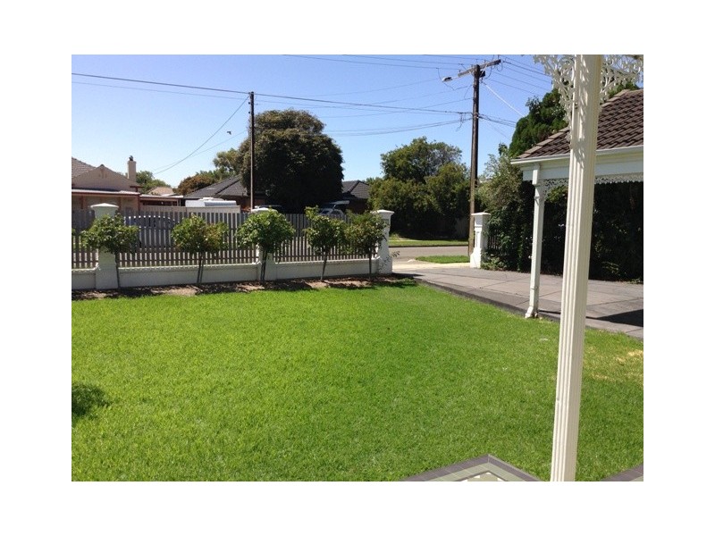 5 William Ave, Henley Beach South SA 5022