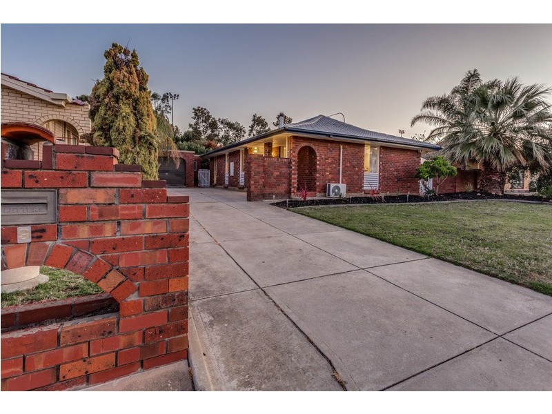 9 Marinna Court, West Lakes SA 5021