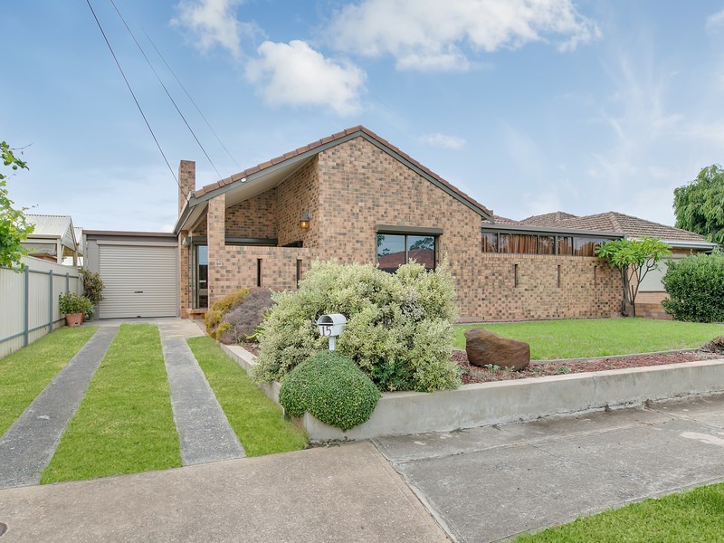 15 Kingborn Avenue, Seaton SA 5023