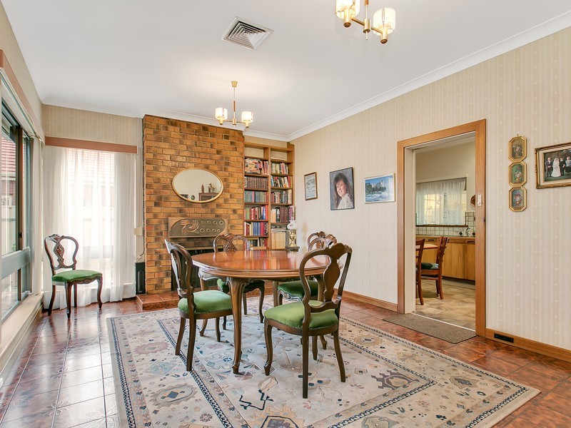 15 Kingborn Avenue, Seaton SA 5023