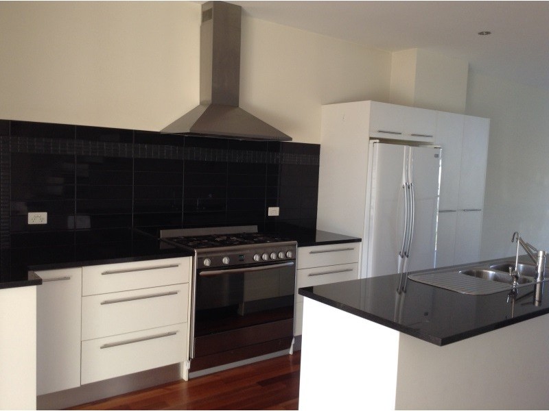 5 Azores Crs, Mawson Lakes SA 5095