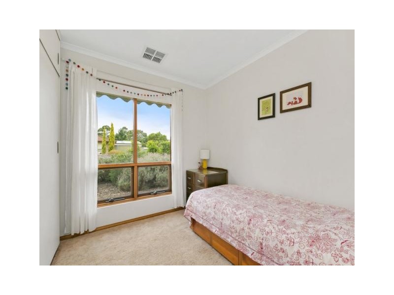 1 Ona Crt, Aberfoyle Park SA 5159