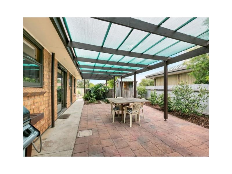 1 Ona Crt, Aberfoyle Park SA 5159