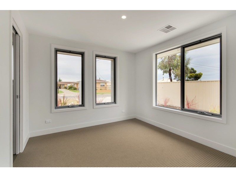 2/4 Seaton Terrace, Seaton SA 5023