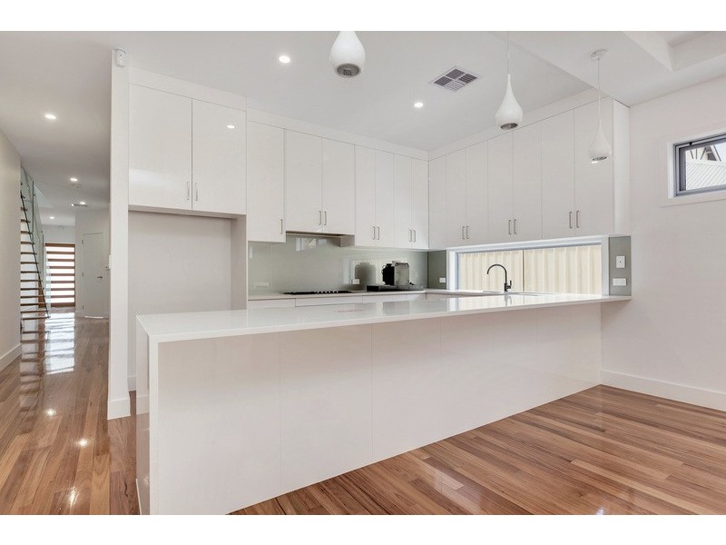 131 Halsey Rd, Henley Beach South SA 5022