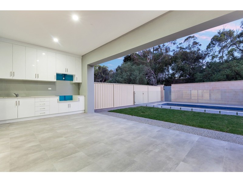 131 Halsey Rd, Henley Beach South SA 5022