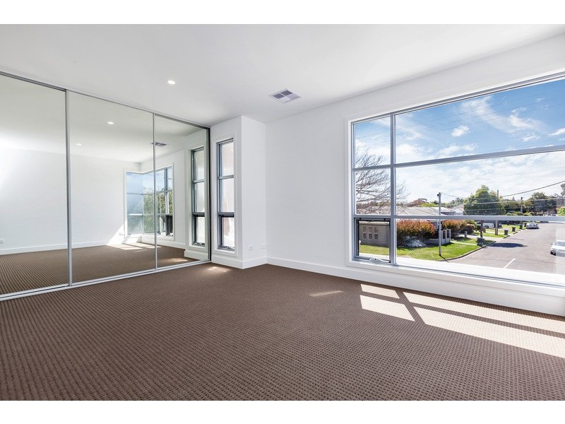 131 Halsey Rd, Henley Beach South SA 5022