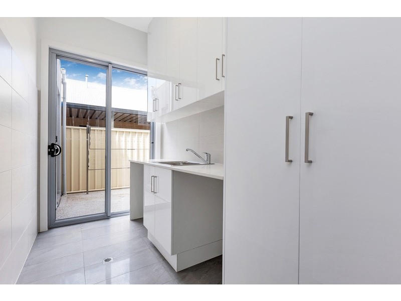 131 Halsey Rd, Henley Beach South SA 5022