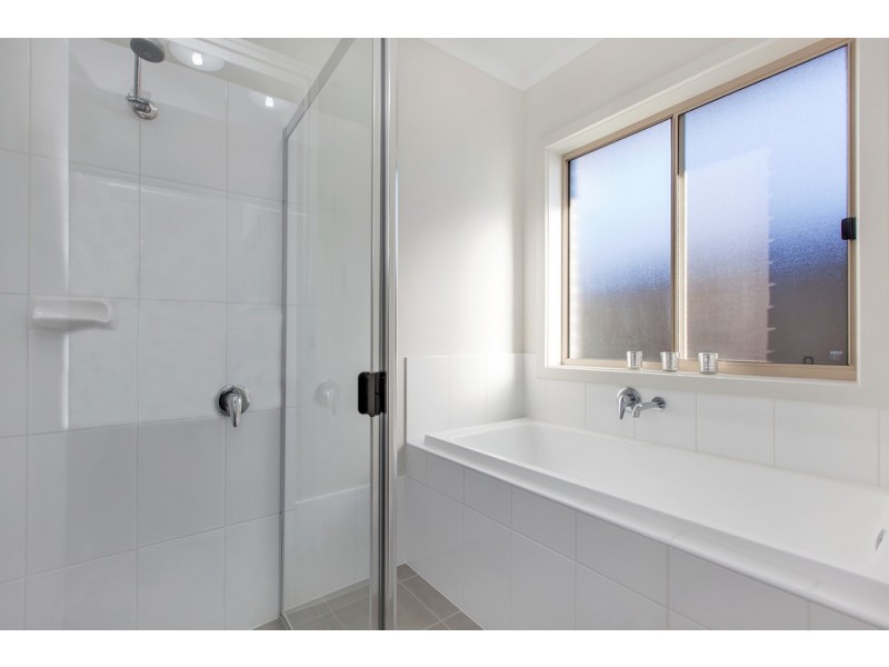 6b Neville Avenue, Para Vista SA 5093