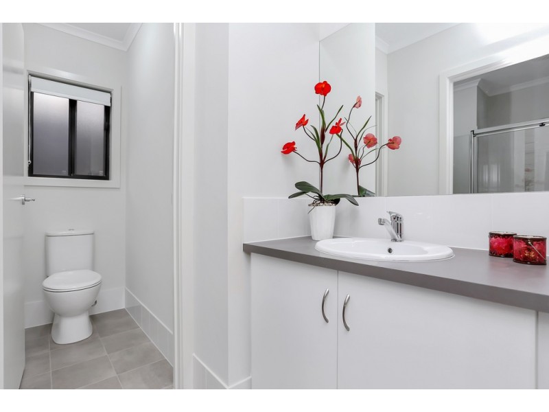 6a Neville Avenue, Para Vista SA 5093