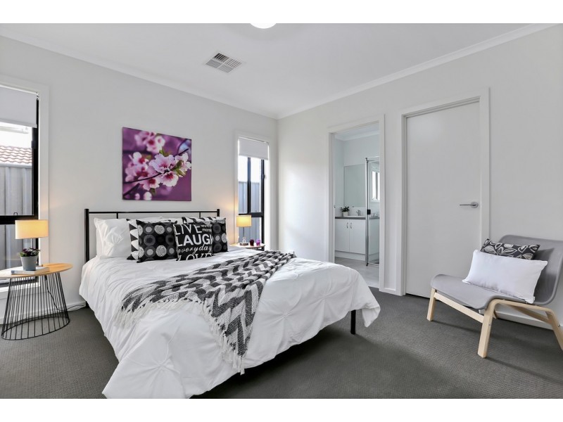 6a Neville Avenue, Para Vista SA 5093