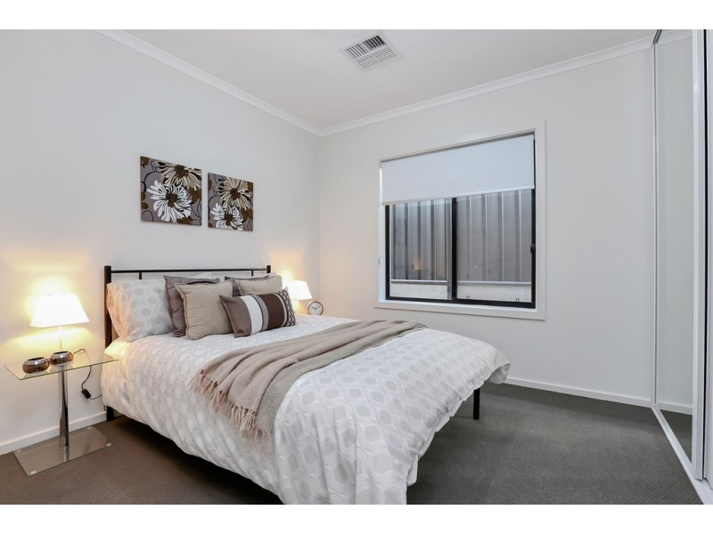 6a Neville Avenue, Para Vista SA 5093