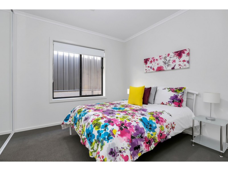 6a Neville Avenue, Para Vista SA 5093