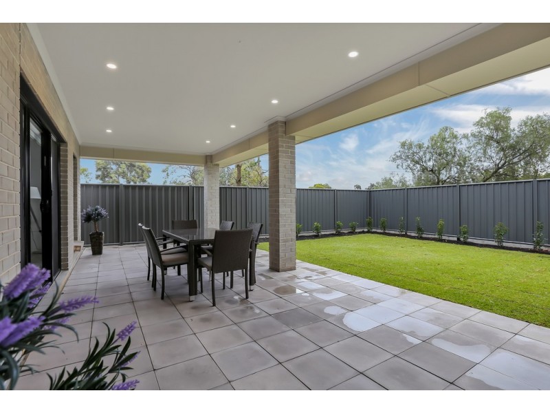 6a Neville Avenue, Para Vista SA 5093