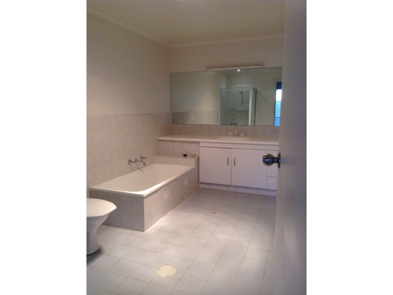 4/3 Mirani Court, West Lakes Shore SA 5020