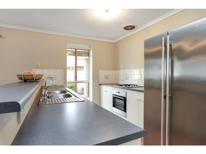 17 Lyle Street, Para Vista SA 5093