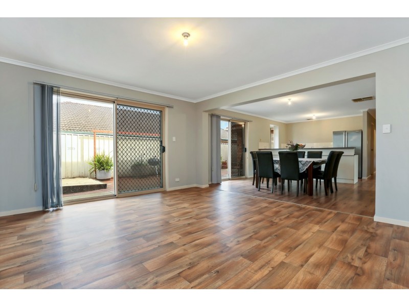 17 Lyle Street, Para Vista SA 5093