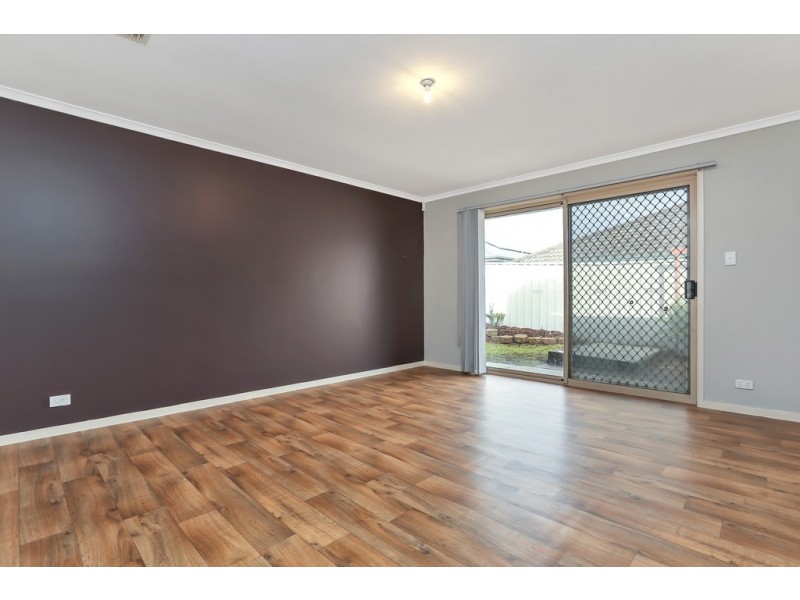 17 Lyle Street, Para Vista SA 5093