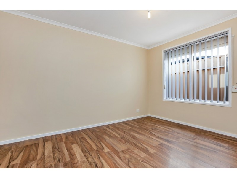 17 Lyle Street, Para Vista SA 5093