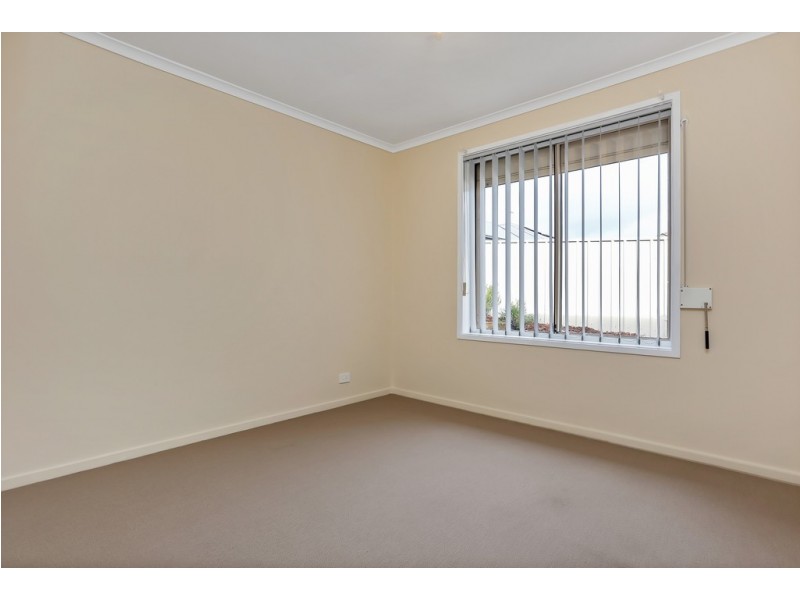 17 Lyle Street, Para Vista SA 5093