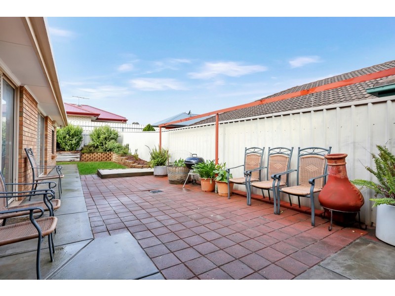 17 Lyle Street, Para Vista SA 5093