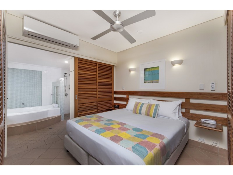 15/9-13 The Esplanade (Peninsula Hotel), Port Douglas QLD 4877