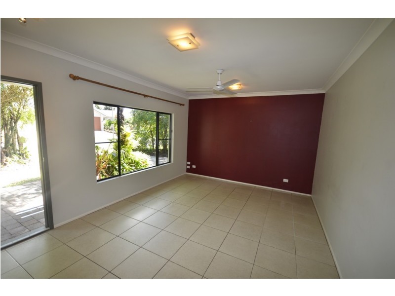 18 White Oak Ave, Mossman QLD 4873