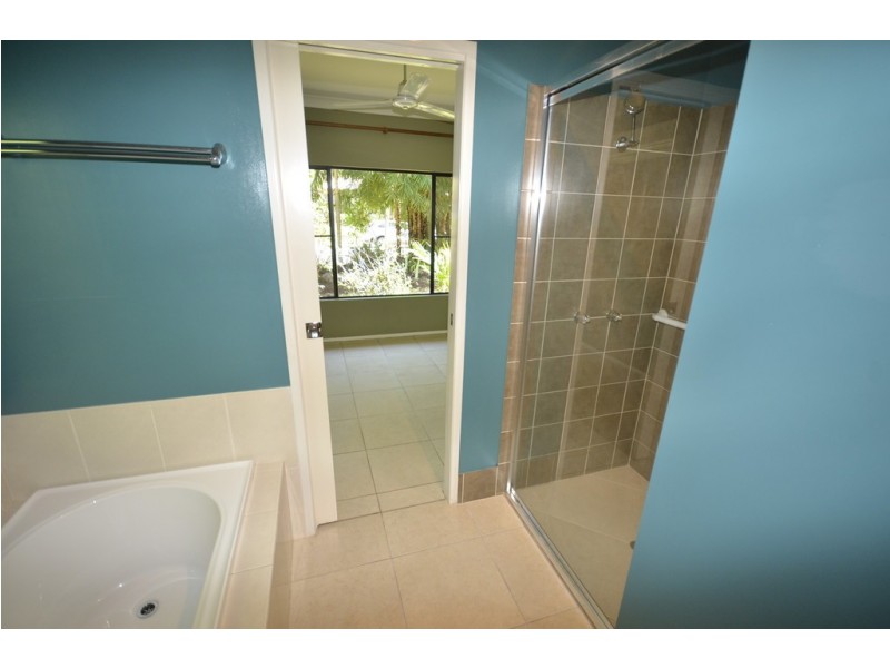 18 White Oak Ave, Mossman QLD 4873