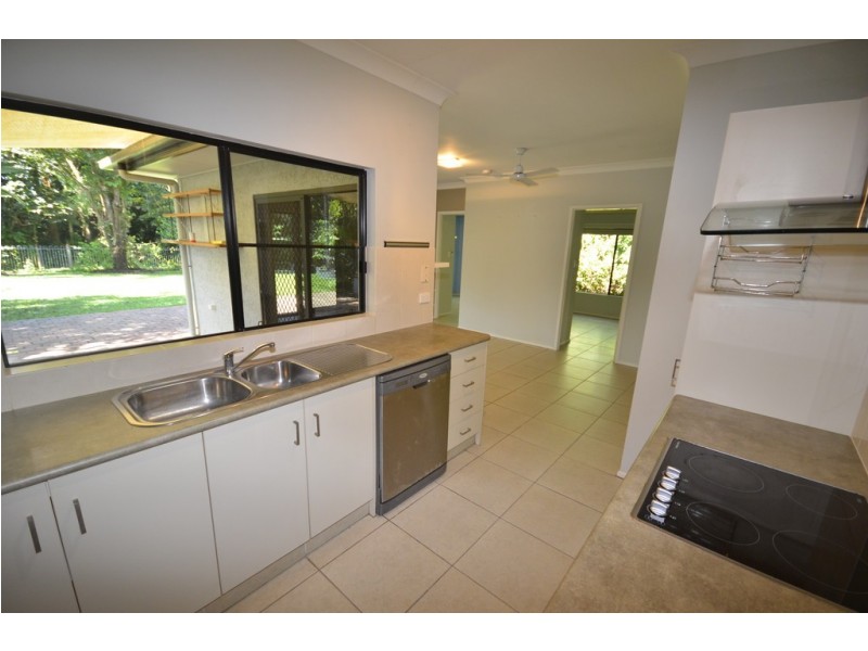 18 White Oak Ave, Mossman QLD 4873