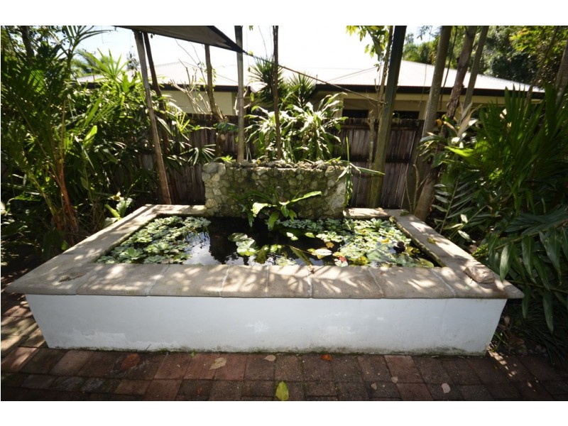 18 White Oak Ave, Mossman QLD 4873