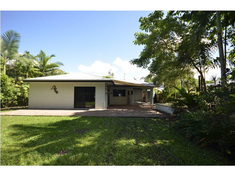 18 White Oak Ave, Mossman QLD 4873