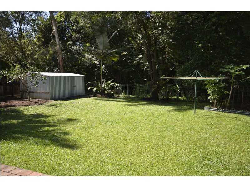 18 White Oak Ave, Mossman QLD 4873