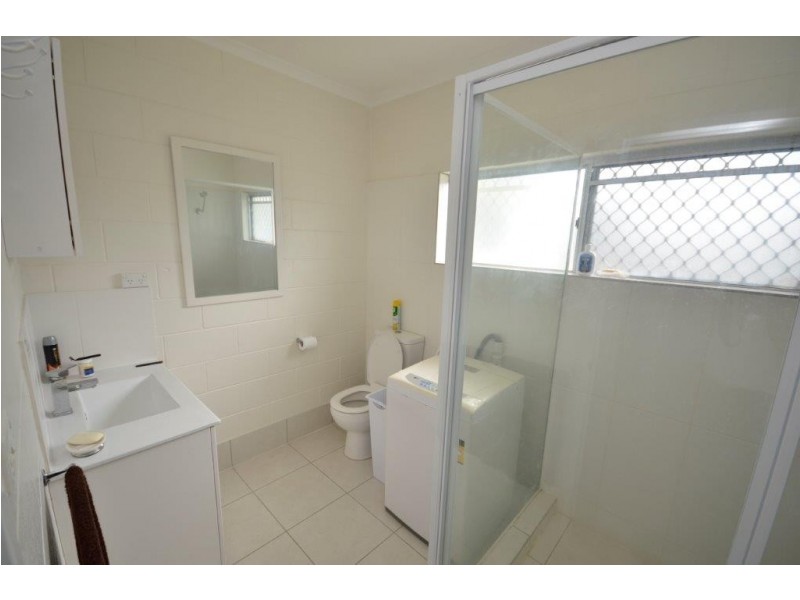 27 Andrews Street, Newell QLD 4873