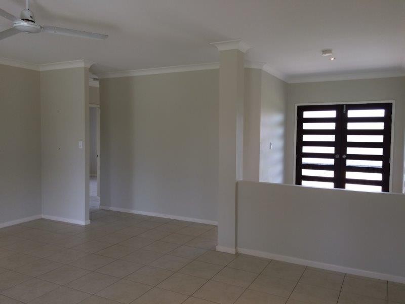 9 Riflebird Crescent, Mossman QLD 4873