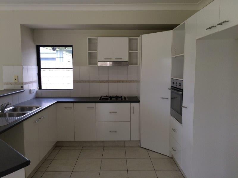 9 Riflebird Crescent, Mossman QLD 4873