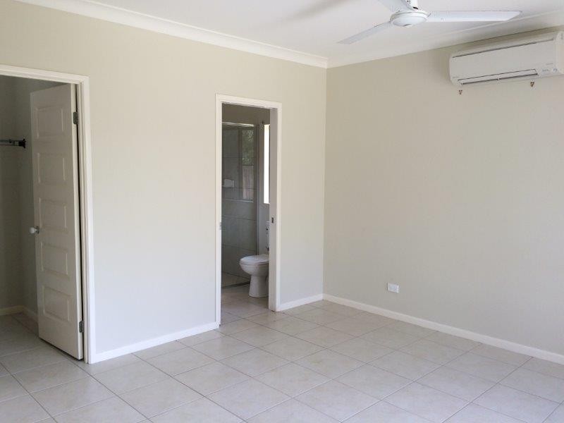9 Riflebird Crescent, Mossman QLD 4873