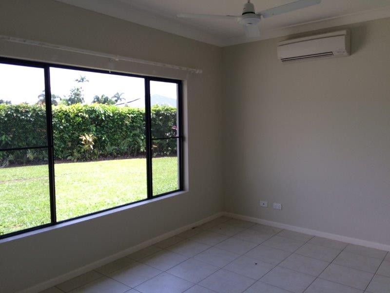 9 Riflebird Crescent, Mossman QLD 4873