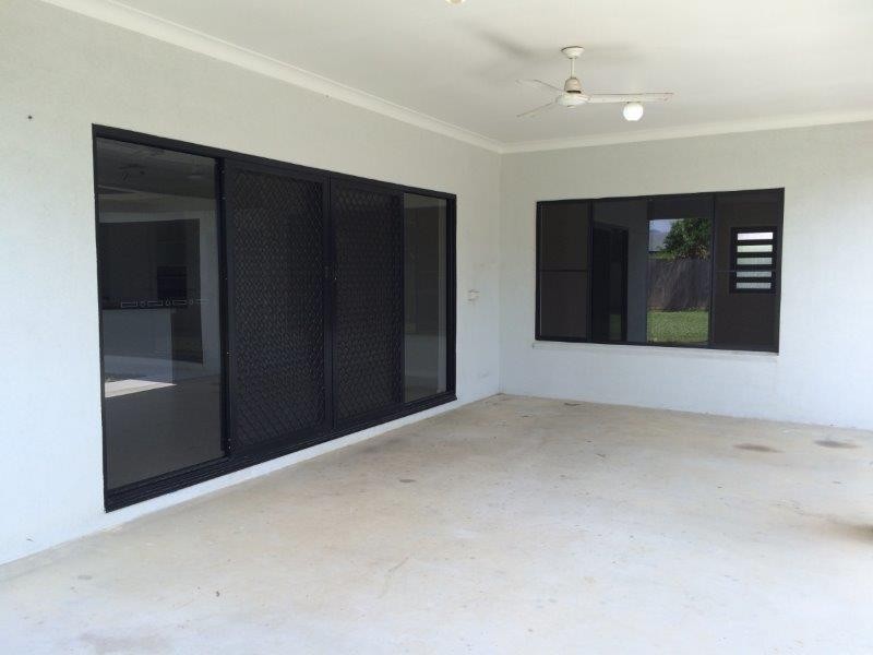 9 Riflebird Crescent, Mossman QLD 4873
