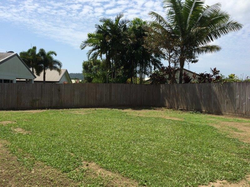9 Riflebird Crescent, Mossman QLD 4873
