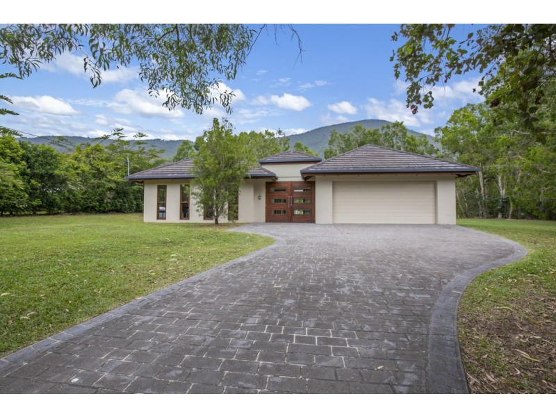 6 Nancy Close, Oak Beach QLD 4877