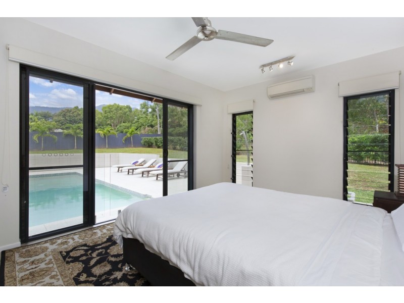 6 Nancy Close, Oak Beach QLD 4877