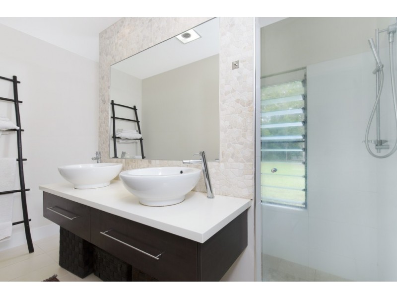 6 Nancy Close, Oak Beach QLD 4877