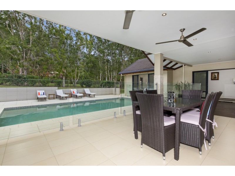 6 Nancy Close, Oak Beach QLD 4877