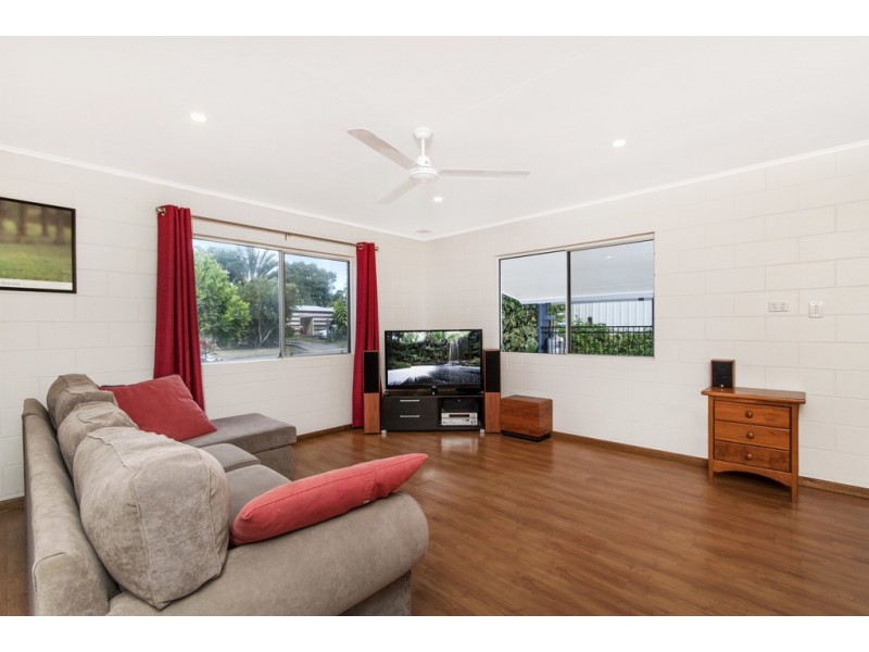 33 Pringle Street, Mossman QLD 4873