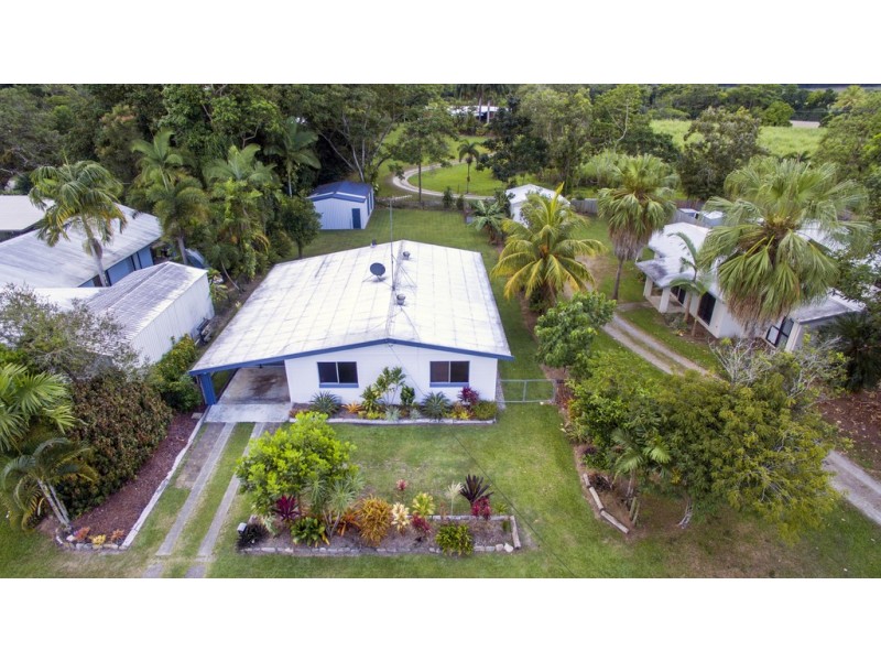 33 Pringle Street, Mossman QLD 4873