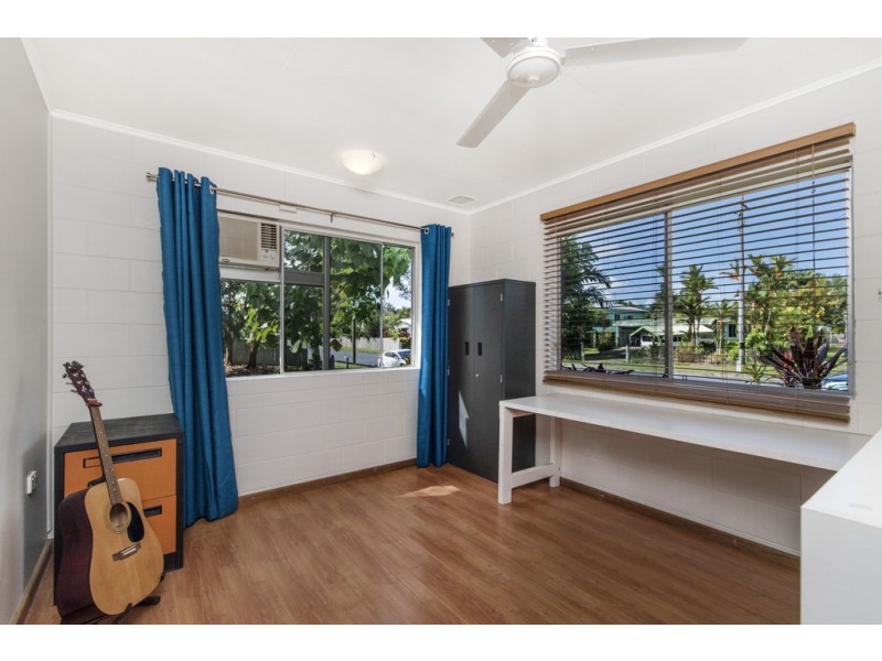 33 Pringle Street, Mossman QLD 4873