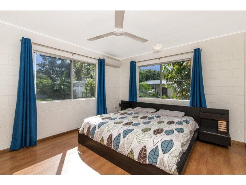 33 Pringle Street, Mossman QLD 4873